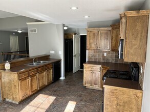 1207 Aubreis Way in Warrensburg, MO - Building Photo - Building Photo