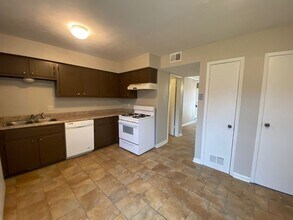 601 Stratford Dr in Jonesboro, AR - Foto de edificio - Building Photo