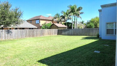 4704 Date Palm Ave in McAllen, TX - Building Photo - Building Photo