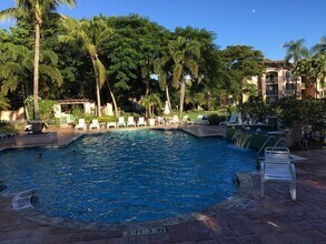 12148 Saint Andrews Pl, Unit 206 in Miramar, FL - Building Photo - Building Photo