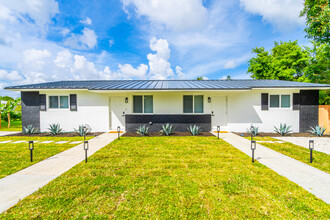 1003 NE 110th St in Biscayne Park, FL - Building Photo - Building Photo