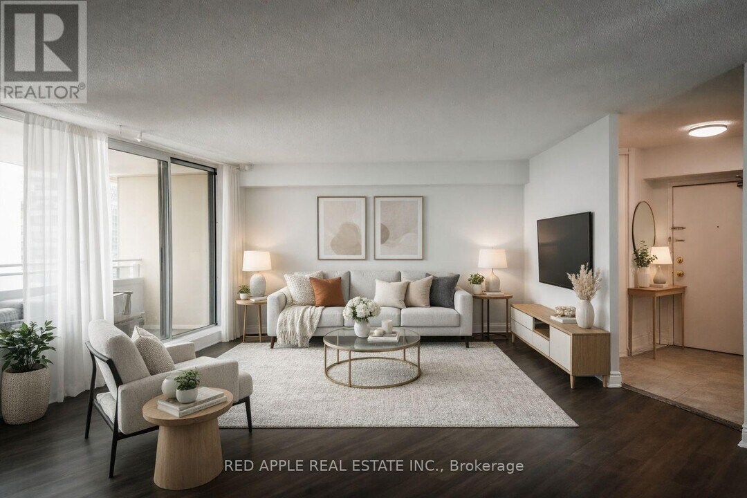 380 Dixon Rd in Toronto, ON - Building Photo