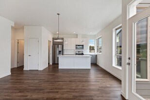 32742 Hemlock Ave SE in Black Diamond, WA - Building Photo