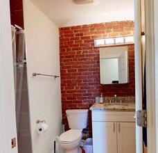 237 Norfolk St, Unit 6 in Cambridge, MA - Building Photo - Building Photo
