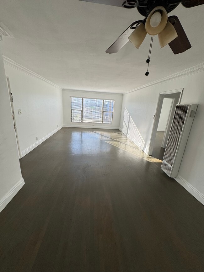 5808 Edgemar Ave, Unit Large 2 bed in Los Angeles, CA - Foto de edificio - Building Photo