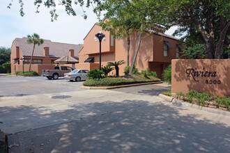 8000 Gladys Ave in Beaumont, TX - Foto de edificio - Building Photo