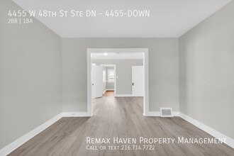 4455 W 48th St in Cleveland, OH - Foto de edificio - Building Photo