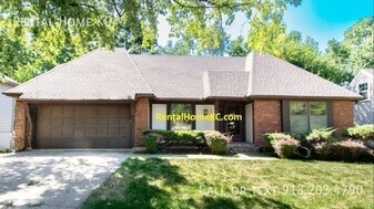 12561 W 105th St in Lenexa, KS - Building Photo