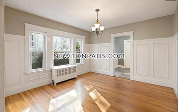 47 Crosby Rd-Unit -2 in Newton, MA - Foto de edificio - Building Photo