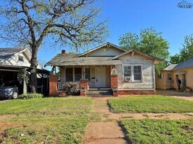 1916 7th St in Wichita Falls, TX - Building Photo