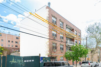 3001 Newtown Ave in Astoria, NY - Foto de edificio - Building Photo