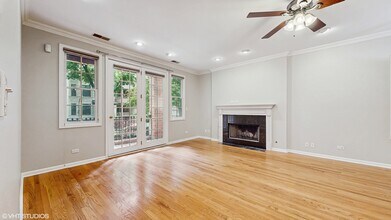 710 W Aldine Ave, Unit 201 in Chicago, IL - Building Photo - Building Photo