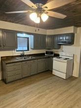 313 E 4th St in West Frankfort, IL - Foto de edificio - Building Photo