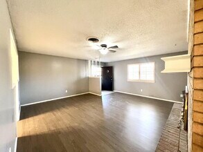 6903 Hartford Ave in Lubbock, TX - Building Photo - Building Photo