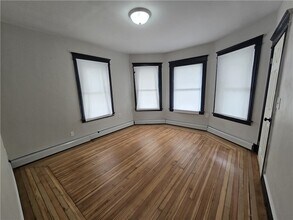 239 Washington Ave in Providence, RI - Foto de edificio - Building Photo