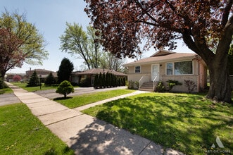 9416 80th Ct in Hickory Hills, IL - Building Photo - Building Photo