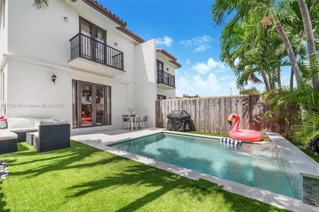3421 SW 13th Terrace in Miami, FL - Foto de edificio - Building Photo