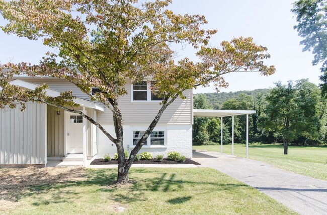 Whistling Ridge Townhomes in Fort Ritchie, MD - Foto de edificio - Building Photo