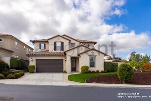 1538 Avila Ln in Vista, CA - Building Photo