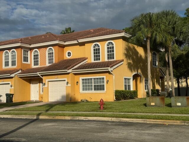 5822 Erik Way in Greenacres, FL - Foto de edificio