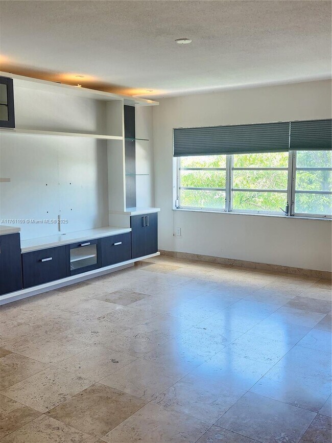 1020 94th St in Bay Harbor Islands, FL - Building Photo - Building Photo