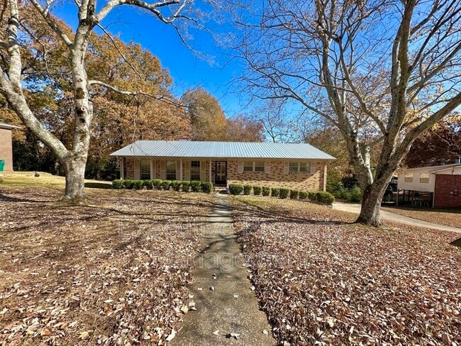 property at 2805 2nd Pl NW