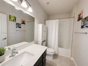 1041 NW 5th St in Florida City, FL - Building Photo - Building Photo