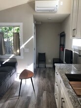 1321 Court St, Unit 1323 in Alameda, CA - Building Photo - Building Photo