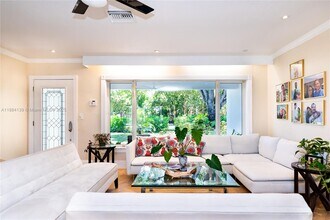 1529 Bayview Dr in Fort Lauderdale, FL - Building Photo - Building Photo