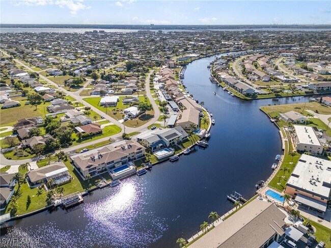 3612 SE 12th Ave in Cape Coral, FL - Building Photo - Building Photo