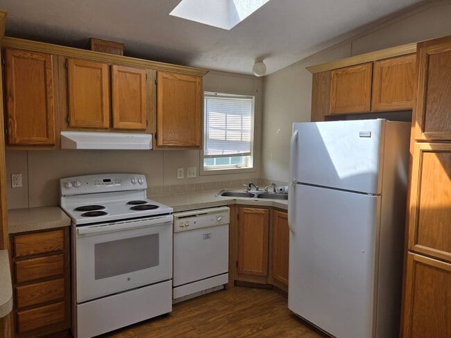 1301 OH-523 in Fremont, OH - Building Photo - Building Photo