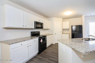 2956 Ember Brooke Ct in Castle Hayne, NC - Building Photo - Building Photo