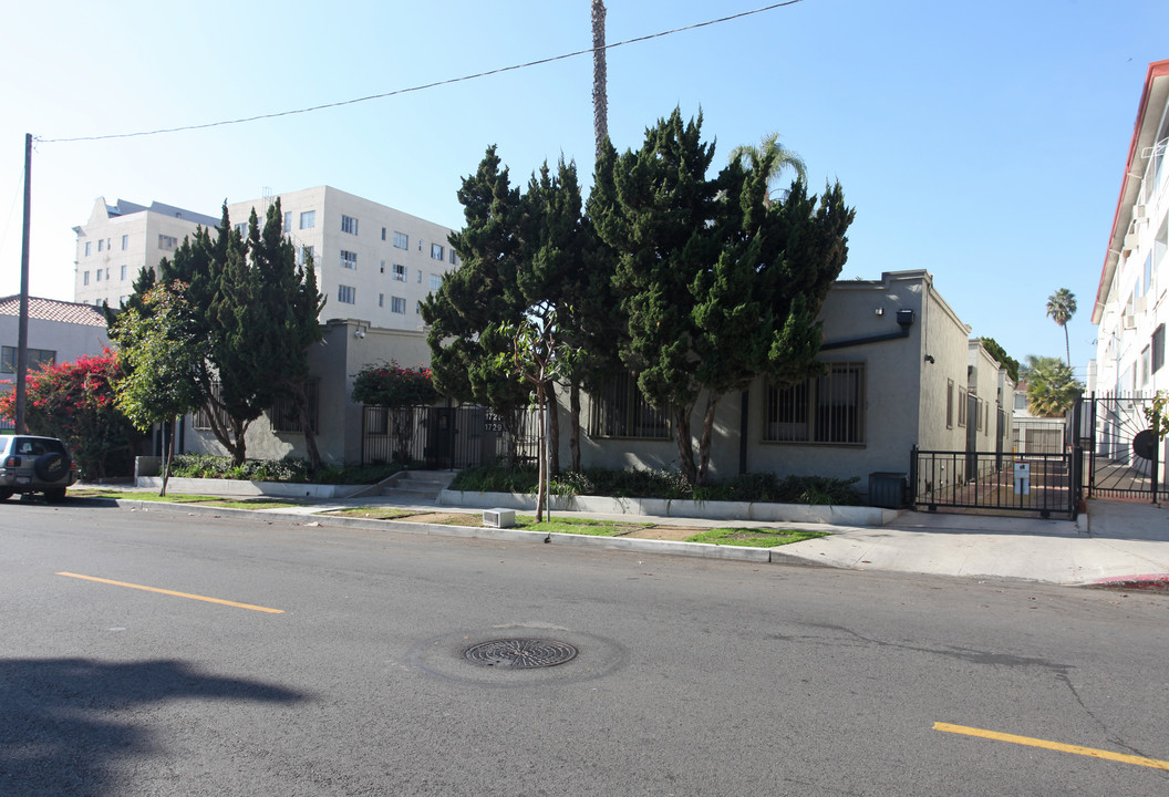 1721-1729 1/2 N Kingsley Dr in Los Angeles, CA - Building Photo