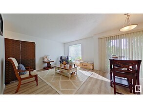 12050 17 Ave SW in Edmonton, AB - Building Photo - Building Photo