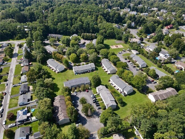 28 Marshall Dr in Cornwall, NY - Building Photo - Building Photo