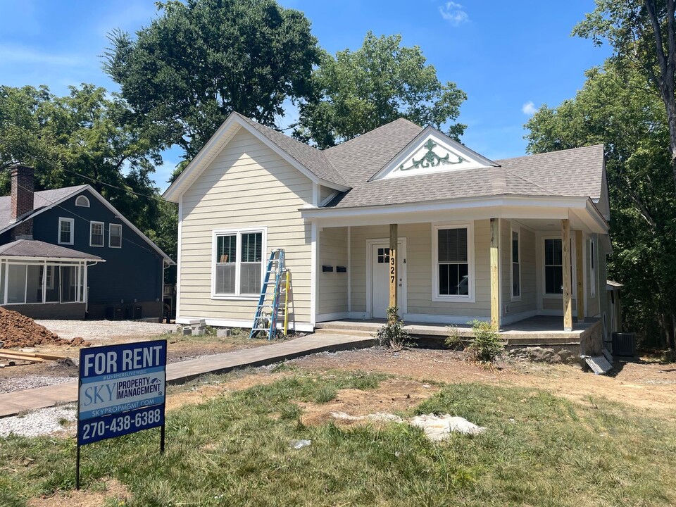 1327 Park St in Bowling Green, KY - Building Photo