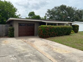 10781 57th Ave N in Seminole, FL - Building Photo - Building Photo