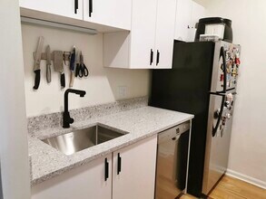218 Thorndike St, Unit 110 in Cambridge, MA - Building Photo - Building Photo