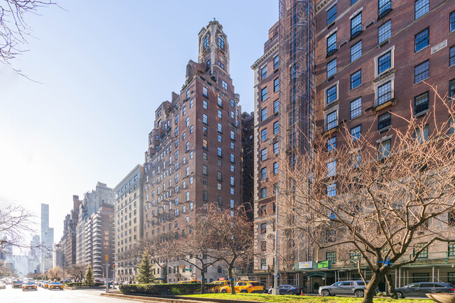 770 Park Avenue in New York, NY - Foto de edificio - Building Photo