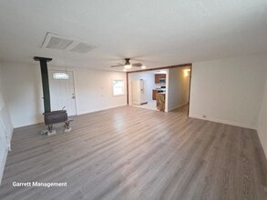 126 Iroquois Dr in Burnet, TX - Building Photo - Building Photo
