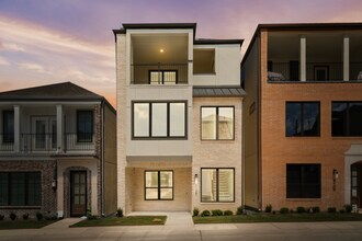 8115 Bromley Dr in Dallas, TX - Building Photo - Building Photo