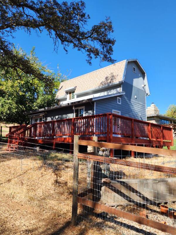 6319 Bald Mountain Rd in Browns Valley, CA - Foto de edificio - Building Photo