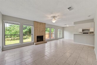 6470 Hart Ln in Austin, TX - Building Photo - Building Photo