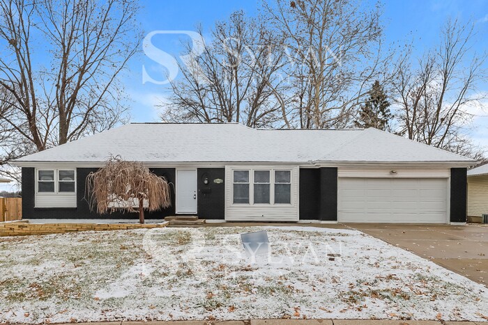 15609 East 43rd Terrace S in Independence, MO - Building Photo