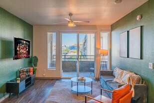 9600 W Georgia Ave in Glendale, AZ - Building Photo