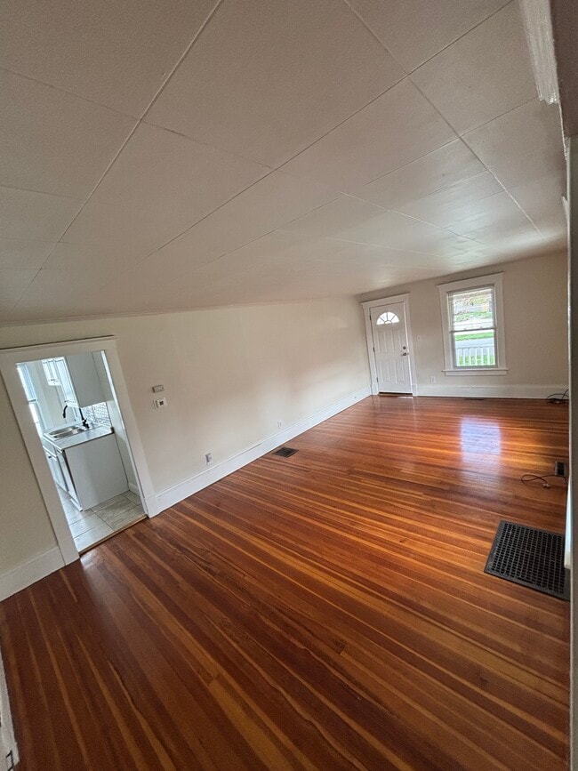 87 Highland Ave, Unit 1st floor, Unit 1st floor