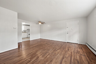 122 Sycamore Ln, Unit C in Manchester, CT - Foto de edificio - Building Photo
