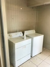 4911 Catalina Dr, Unit 22 in Naples, FL - Building Photo - Building Photo