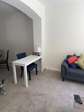 14174 SW Barrows Rd, Unit 2 in Tigard, OR - Building Photo - Building Photo