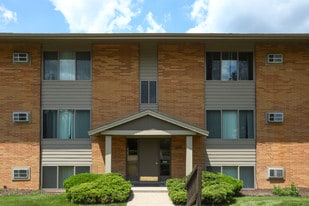Wyndham Hill Apartments in Ann Arbor, MI - Building Photo